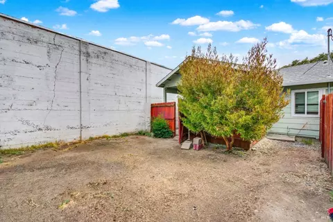 Exterior - 127 Broadway St, Vallejo, CA 94590 photo 14 of 19