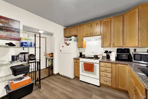 Kitchen - 127 Broadway St, Vallejo, CA 94590 photo 3 of 7