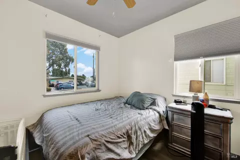 Bedroom - 127 Broadway St, Vallejo, CA 94590 photo 2 of 3