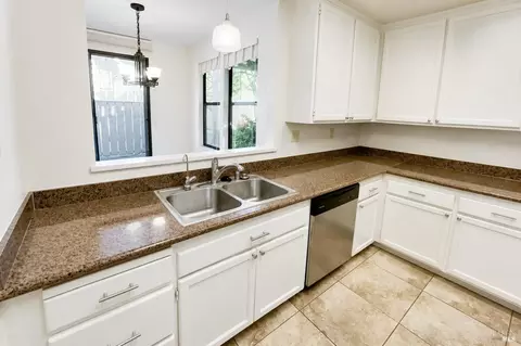 Kitchen - 615 Cherry Ave, Sonoma, CA 95476 photo 1 of 3