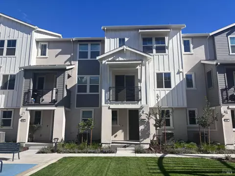 93 Serrano Ln #1402, Morgan Hill, CA 95037