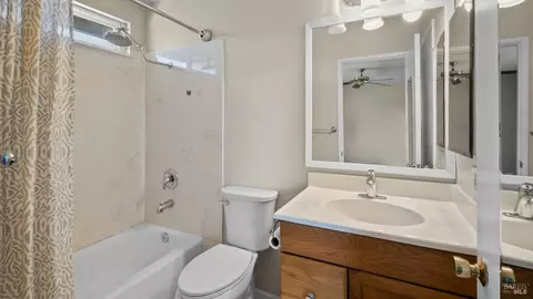 Bath - 1792 Enterprise Dr, Fairfield, CA 94533 photo 1 of 1