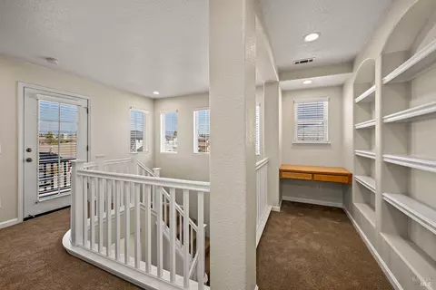 Entry Way - 638 Decanter Cir, Windsor, CA 95492 photo 4 of 8