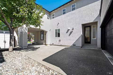 Exterior - 638 Decanter Cir, Windsor, CA 95492 photo 9 of 9