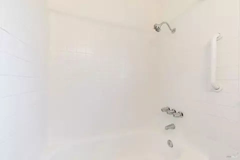 Bath - 7321 Bodega Ave, Sebastopol, CA 95472 photo 2 of 4