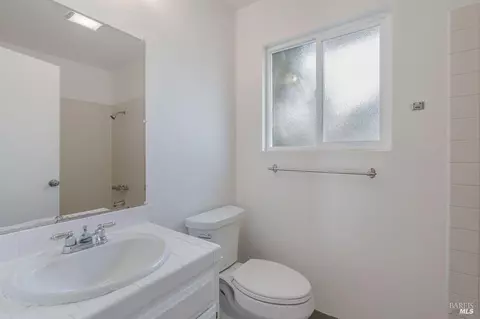 Bath - 7321 Bodega Ave, Sebastopol, CA 95472 photo 4 of 4