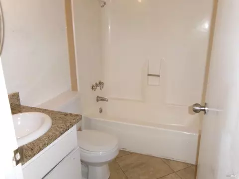 Bath - 355 Parkview Ter #A-1, Vallejo, CA 94589 photo 1 of 2