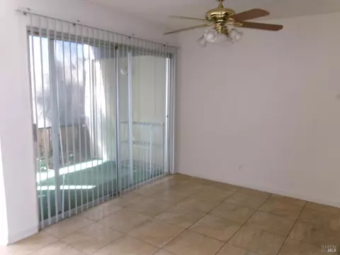 Living - 355 Parkview Ter #A-1, Vallejo, CA 94589 photo 1 of 2