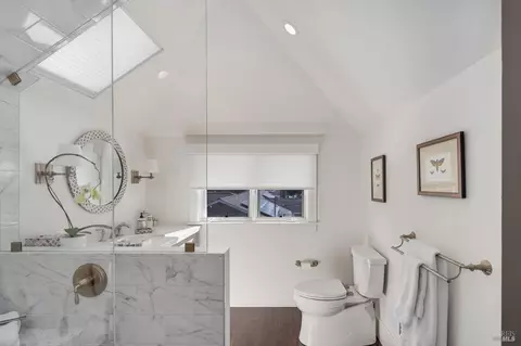 Bath - 890 3rd St E, Sonoma, CA 95476 photo 3 of 5