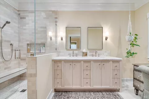 Bath - 890 3rd St E, Sonoma, CA 95476 photo 4 of 5