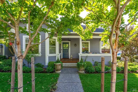 Exterior - 890 3rd St E, Sonoma, CA 95476 photo 3 of 13