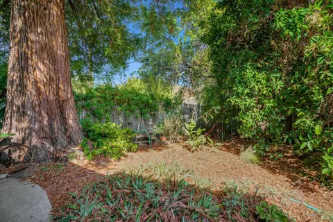 Exterior - 298 Markham Ave, Vacaville, CA 95688 photo 3 of 6