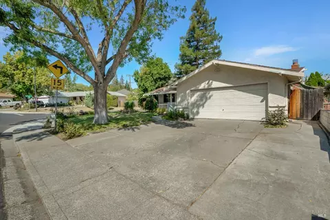 Exterior - 298 Markham Ave, Vacaville, CA 95688 photo 6 of 6