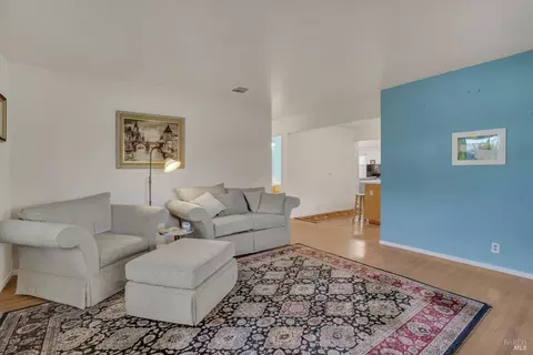 Living - 298 Markham Ave, Vacaville, CA 95688 photo 1 of 2