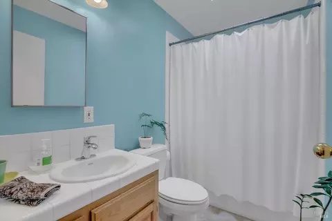 Bath - 298 Markham Ave, Vacaville, CA 95688 photo 1 of 2
