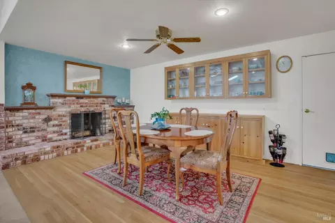 Dining - 298 Markham Ave, Vacaville, CA 95688 photo 2 of 3