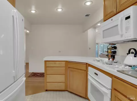 Kitchen - 298 Markham Ave, Vacaville, CA 95688 photo 2 of 3
