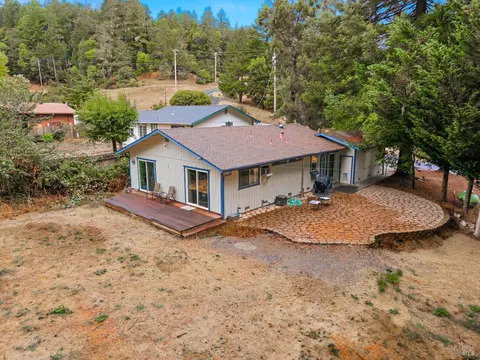 Exterior - 2865 Primrose Dr, Willits, CA 95490 photo 4 of 8
