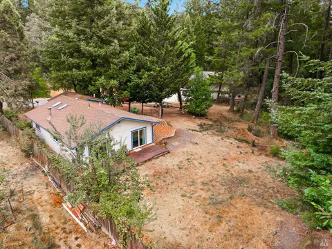 Exterior - 2865 Primrose Dr, Willits, CA 95490 photo 5 of 8