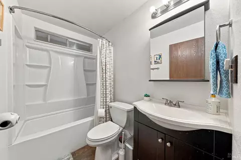 Bath - 2865 Primrose Dr, Willits, CA 95490 photo 1 of 2