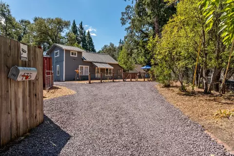 Exterior - 175 Park Pl, Ukiah, CA 95482 photo 12 of 13