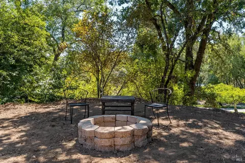 Exterior - 175 Park Pl, Ukiah, CA 95482 photo 9 of 13