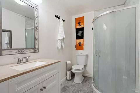 Bath - 175 Park Pl, Ukiah, CA 95482 photo 1 of 2