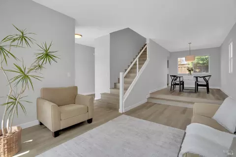 Living - 8 Capitola Ct, Napa, CA 94559 photo 2 of 2