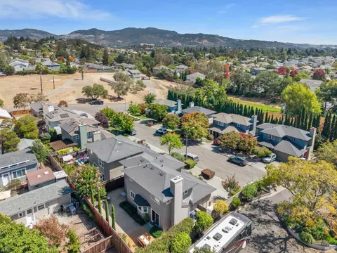 View/Area - 8 Capitola Ct, Napa, CA 94559 photo 4 of 5