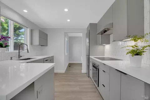 Kitchen - 8 Capitola Ct, Napa, CA 94559 photo 4 of 5