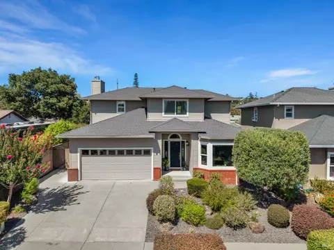 8 Capitola Ct, Napa, CA 94559
