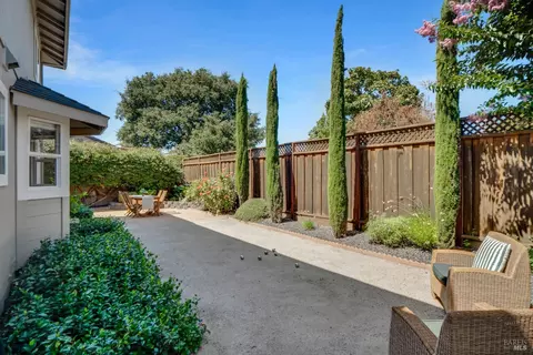 Exterior - 8 Capitola Ct, Napa, CA 94559 photo 8 of 9