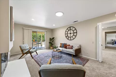 Living - 130 Palomar Ln, Vallejo, CA 94591 photo 4 of 4