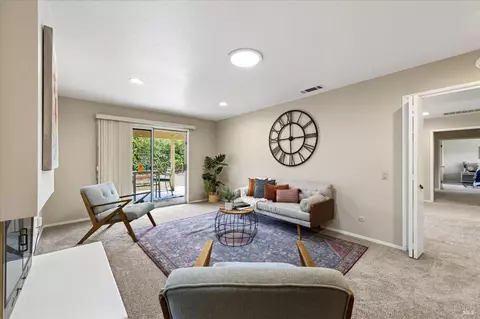 Living - 130 Palomar Ln, Vallejo, CA 94591 photo 3 of 3