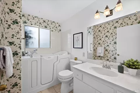 Bath - 130 Palomar Ln, Vallejo, CA 94591 photo 2 of 2