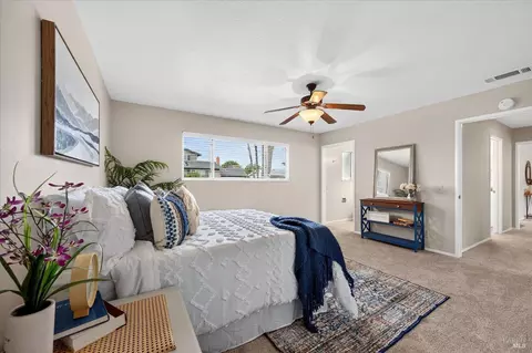 Bedroom - 130 Palomar Ln, Vallejo, CA 94591 photo 3 of 5