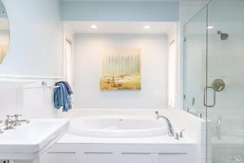 Bath - 20377 Osprey Dr, Bodega Bay, CA 94923 photo 3 of 6