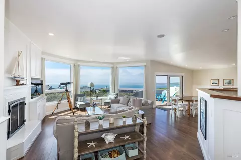 Living - 20377 Osprey Dr, Bodega Bay, CA 94923 photo 5 of 8