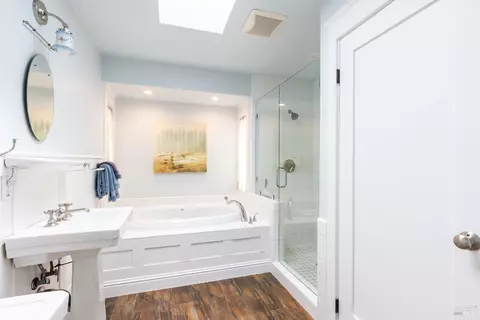 Bath - 20377 Osprey Dr, Bodega Bay, CA 94923 photo 2 of 6