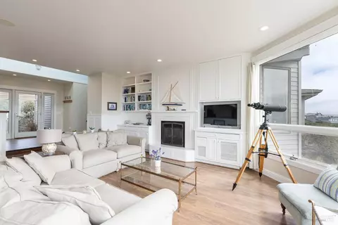 Living - 20377 Osprey Dr, Bodega Bay, CA 94923 photo 6 of 8