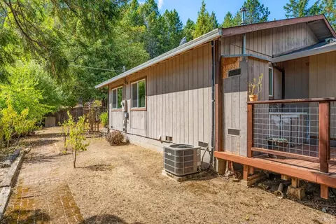 Exterior - 1471 Harrah Pl, Willits, CA 95490 photo 2 of 11