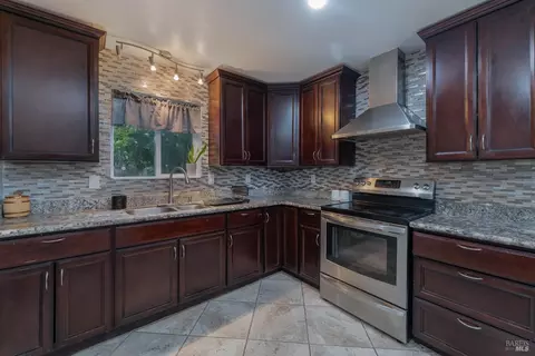 Kitchen - 1471 Harrah Pl, Willits, CA 95490 photo 2 of 3