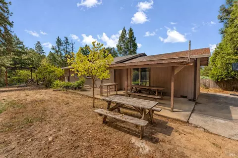 Exterior - 1471 Harrah Pl, Willits, CA 95490 photo 3 of 11