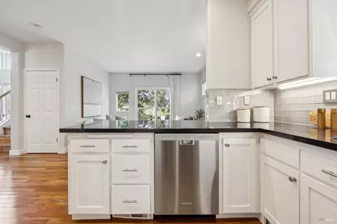 Kitchen - 25 Wildflower Dr, Corte Madera, CA 94925 photo 5 of 5