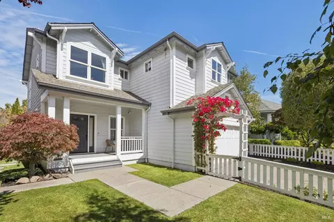 Exterior - 25 Wildflower Dr, Corte Madera, CA 94925 photo 2 of 9