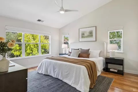 Bedroom - 25 Wildflower Dr, Corte Madera, CA 94925 photo 1 of 5