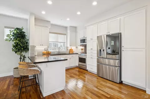 Kitchen - 25 Wildflower Dr, Corte Madera, CA 94925 photo 2 of 5