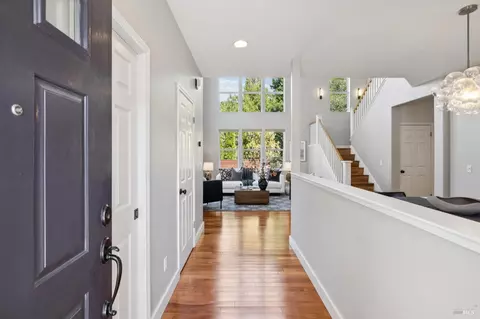 Entry Way - 25 Wildflower Dr, Corte Madera, CA 94925 photo 1 of 2