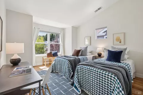 Bedroom - 25 Wildflower Dr, Corte Madera, CA 94925 photo 4 of 5