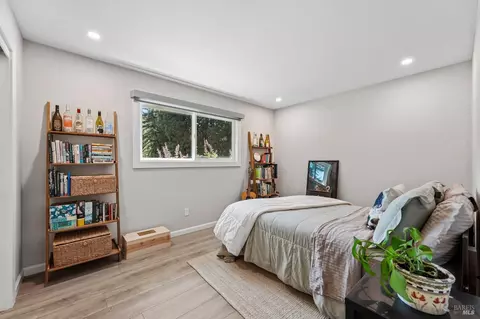 Bedroom - 16560 Coleman Valley Rd, Occidental, CA 95465 photo 4 of 6